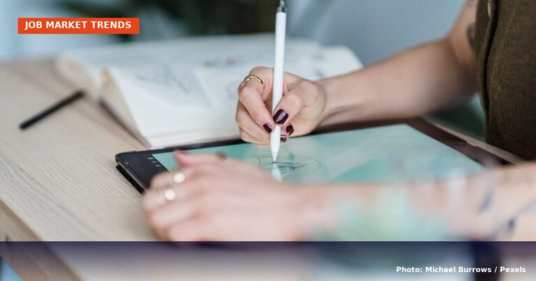 Graphic Designer Salaries in Canada Show Sharp Swings